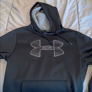 Black UA hoodie large